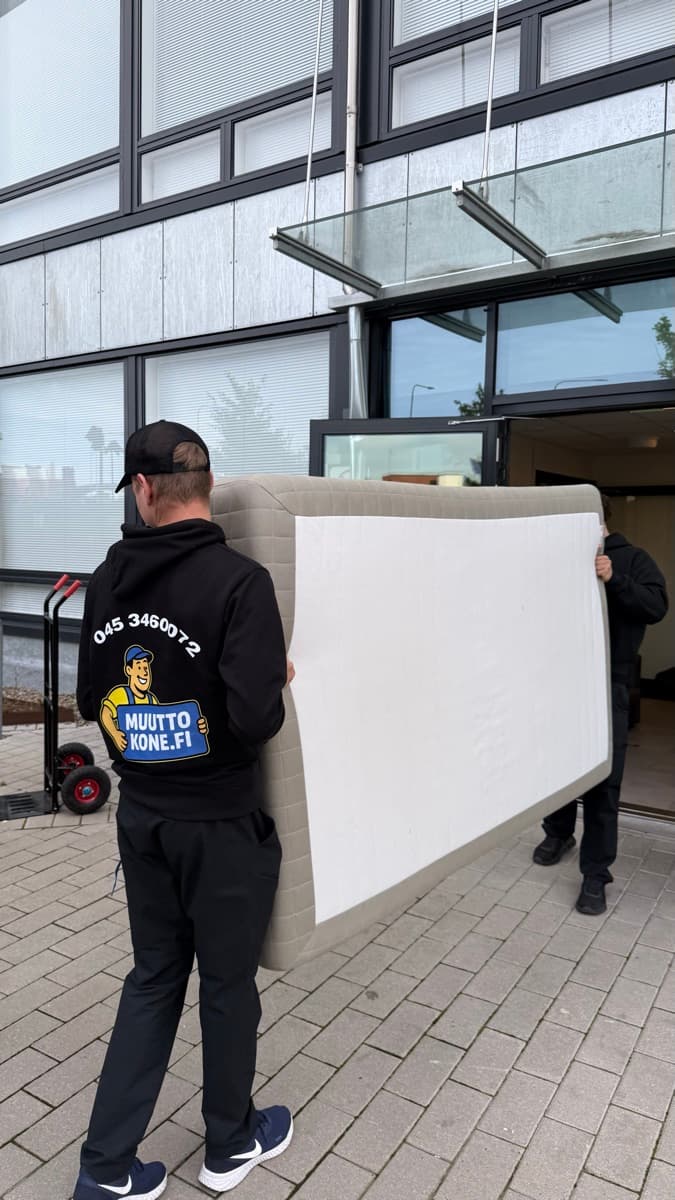 Muuttokone tositoimissa